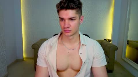 Snapshot of maxkaiden chatting on 05-16-26, 05:15 MaxKaiden online show from 05-16-26, 05:15