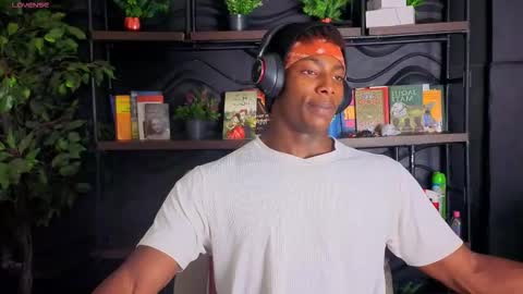 Maxmuscle10 online show from 02-12-26, 03:51