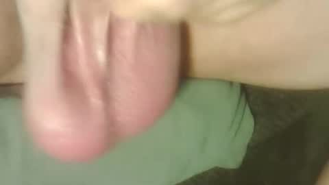 Snapshot of maxtails chatting on 11-01-25, 12:40 avinago online show from 11-01-25, 12:40