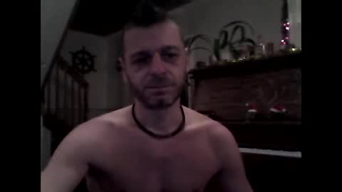 Snapshot of maxthewolf chatting on 12-27-24, 11:39 MaxTheWolf online show from 12-27-24, 11:39