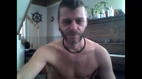 Snapshot of maxthewolf chatting on 01-11-25, 05:18 MaxTheWolf online show from 01-11-25, 05:18