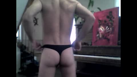 Snapshot of maxthewolf chatting on 02-16-25, 08:33 MaxTheWolf online show from 02-16-25, 08:33