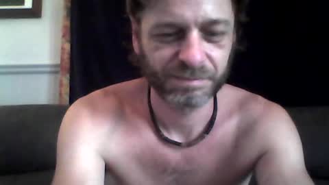 Snapshot of maxthewolf chatting on 07-04-26, 02:01 MaxTheWolf online show from 07-04-26, 02:01