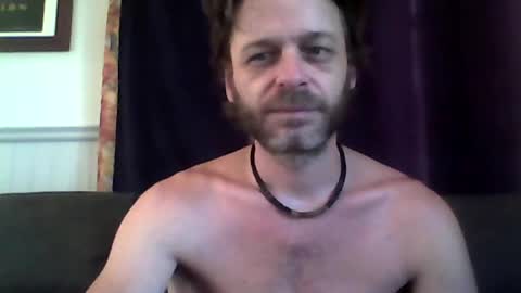 Snapshot of maxthewolf chatting on 07-05-26, 10:11 MaxTheWolf online show from 07-05-26, 10:11