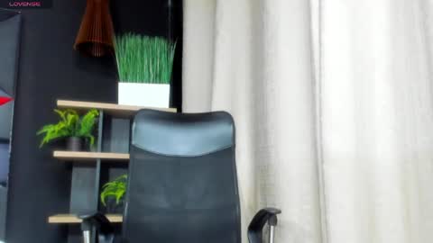maxvolturi_ online show from 05-02-26, 11:43