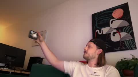Snapshot of maxwatts95 chatting on 06-28-26, 11:33 Max Watts online show from 06-28-26, 11:33