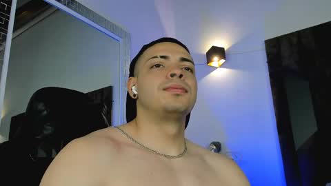 Snapshot of maxwell_dupont chatting on 05-22-26, 03:17 MAX online show from 05-22-26, 03:17