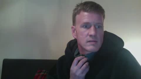 Snapshot of maxwilly7803039708 chatting on 03-31-26, 04:02 maxwilly7803039708 online show from 03-31-26, 04:02