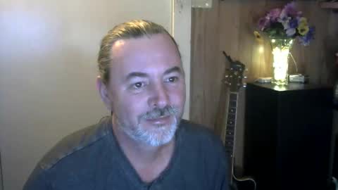 Snapshot of maxximum1972 chatting on 05-28-26, 02:53 maxximum1972 online show from 05-28-26, 02:53