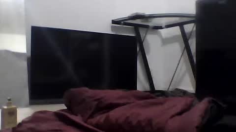 Snapshot of maxxou69hot chatting on 05-13-26, 04:10 maxxou69hot online show from 05-13-26, 04:10