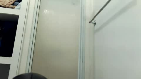 Snapshot of maxxou69hot chatting on 06-27-26, 06:35 maxxou69hot online show from 06-27-26, 06:35