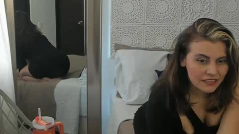 Snapshot of maxzy_star chatting on 12-06-24, 09:02 Victoria online show from 12-06-24, 09:02