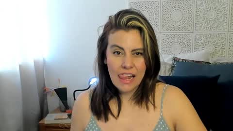 Snapshot of maxzy_star chatting on 12-28-24, 03:26 Victoria online show from 12-28-24, 03:26