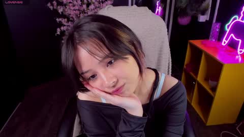 Snapshot of may_lings chatting on 05-06-26, 10:53 may_lings online show from 05-06-26, 10:53