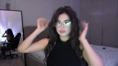 Mia online show from 01-15-26, 02:27