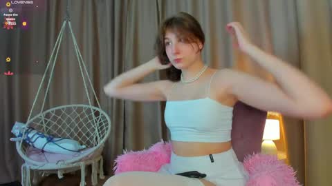 Snapshot of may_yam chatting on 06-09-26, 12:55 may_yam online show from 06-09-26, 12:55