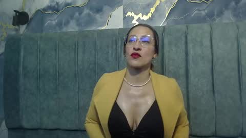 Maya online show from 09-17-25, 01:02