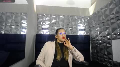 Maya online show from 10-06-25, 10:51