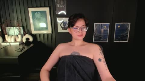 Maya online show from 05-20-26, 02:34