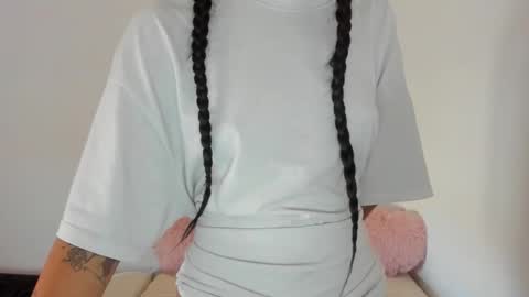 Maya online show from 09-18-25, 12:51