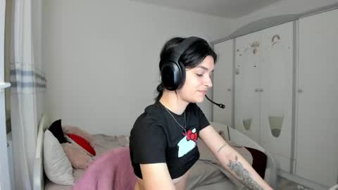 Maya online show from 04-15-26, 06:48