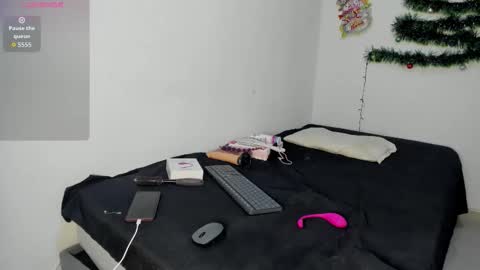 Snapshot of maya_graham_ chatting on 12-19-25, 06:53 Maya online show from 12-19-25, 06:53