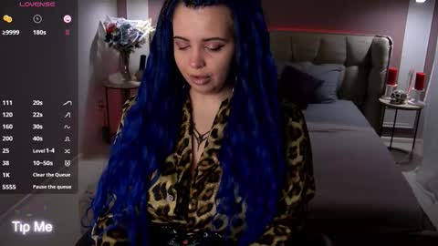 Snapshot of maya_mils chatting on 11-06-25, 01:06 Maya Mils online show from 11-06-25, 01:06