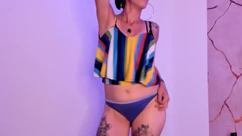 Snapshot of maya_storm_ chatting on 12-22-25, 07:22 Maya Strom online show from 12-22-25, 07:22