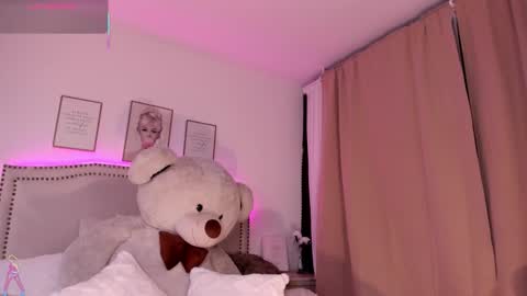 Mayajhons online show from 12-17-25, 11:27