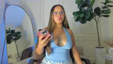 Snapshot of mayalee_ chatting on 05-21-26, 03:24 mayalee_ online show from 05-21-26, 03:24