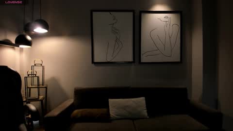 Maya online show from 12-20-25, 04:08