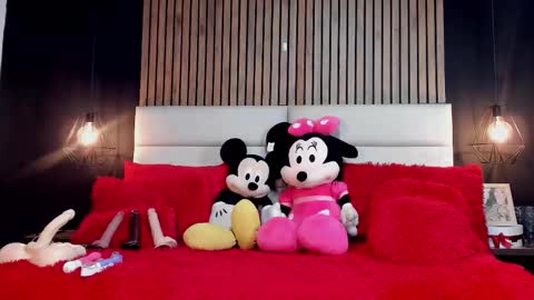 Nicolle Ruselle   Hello my lovely  schedule for great fun from  630 am and end 800 pm Colombian time I wait for you online show from 09-24-25, 05:38