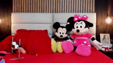 Nicolle Ruselle   Hello my lovely  schedule for great fun from  630 am and end 800 pm Colombian time I wait for you online show from 09-30-25, 06:57