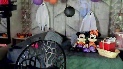 Nicolle Ruselle   Hello my lovely  schedule for great fun from  630 am and end 800 pm Colombian time I wait for you online show from 10-30-25, 11:49