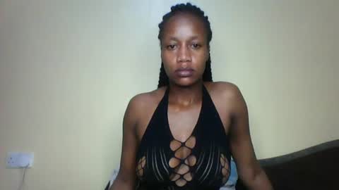Snapshot of mayasmiley_ chatting on 05-14-26, 06:09 prettydoll online show from 05-14-26, 06:09