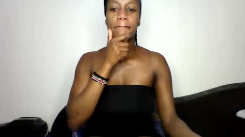 Snapshot of mayasmiley_ chatting on 06-10-26, 07:46 prettydoll online show from 06-10-26, 07:46