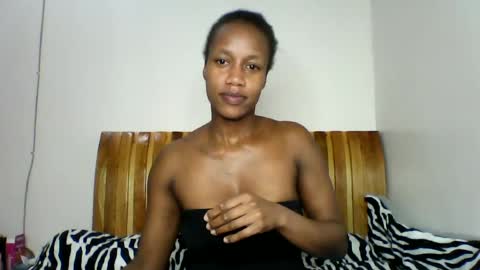 Snapshot of mayasmiley_ chatting on 06-17-26, 09:27 prettydoll online show from 06-17-26, 09:27