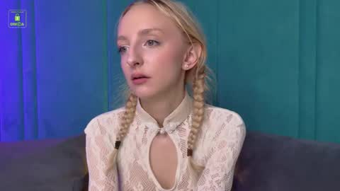 Maya online show from 10-31-25, 06:47