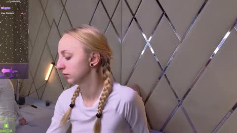 Maya online show from 12-17-25, 05:24