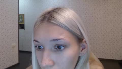 maybe_doll online show from 10-09-25, 06:17