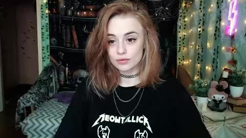 maybe_yours333 online show from 04-17-26, 11:57