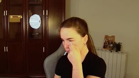 Snapshot of maybloom_ chatting on 10-29-25, 06:04 maybloom_ online show from 10-29-25, 06:04