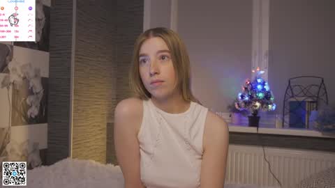 Snapshot of maydaedgin chatting on 12-26-24, 11:46 Violet online show from 12-26-24, 11:46