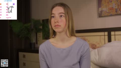 Snapshot of maydaedgin chatting on 01-17-25, 11:51 Violet online show from 01-17-25, 11:51