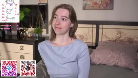 Snapshot of maydaedgin chatting on 09-20-25, 07:04 Violet online show from 09-20-25, 07:04