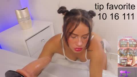 Snapshot of maye_u chatting on 11-23-25, 02:33 maye online show from 11-23-25, 02:33