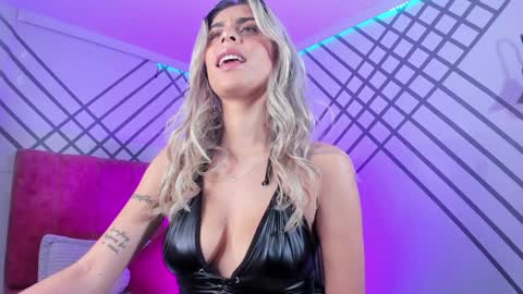 Snapshot of mayli_xx chatting on 12-07-24, 04:47 ALIS online show from 12-07-24, 04:47