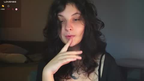 Snapshot of maymary_ chatting on 09-19-25, 06:15 Mary . online show from 09-19-25, 06:15