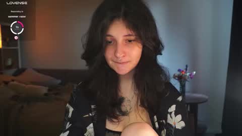 Snapshot of maymary_ chatting on 09-30-25, 06:18 Mary . online show from 09-30-25, 06:18