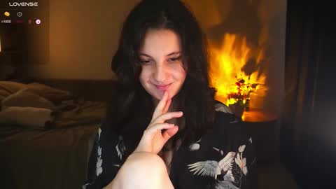 Snapshot of maymary_ chatting on 10-22-25, 06:24 Mary . online show from 10-22-25, 06:24